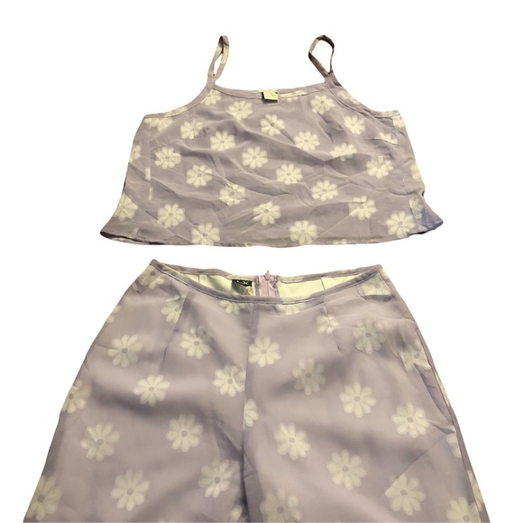 Vintage Purple Daisy Crop Top and Pants Size Lg - Picture 2 of 4